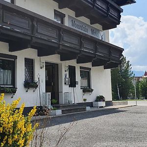 Mountain Motel